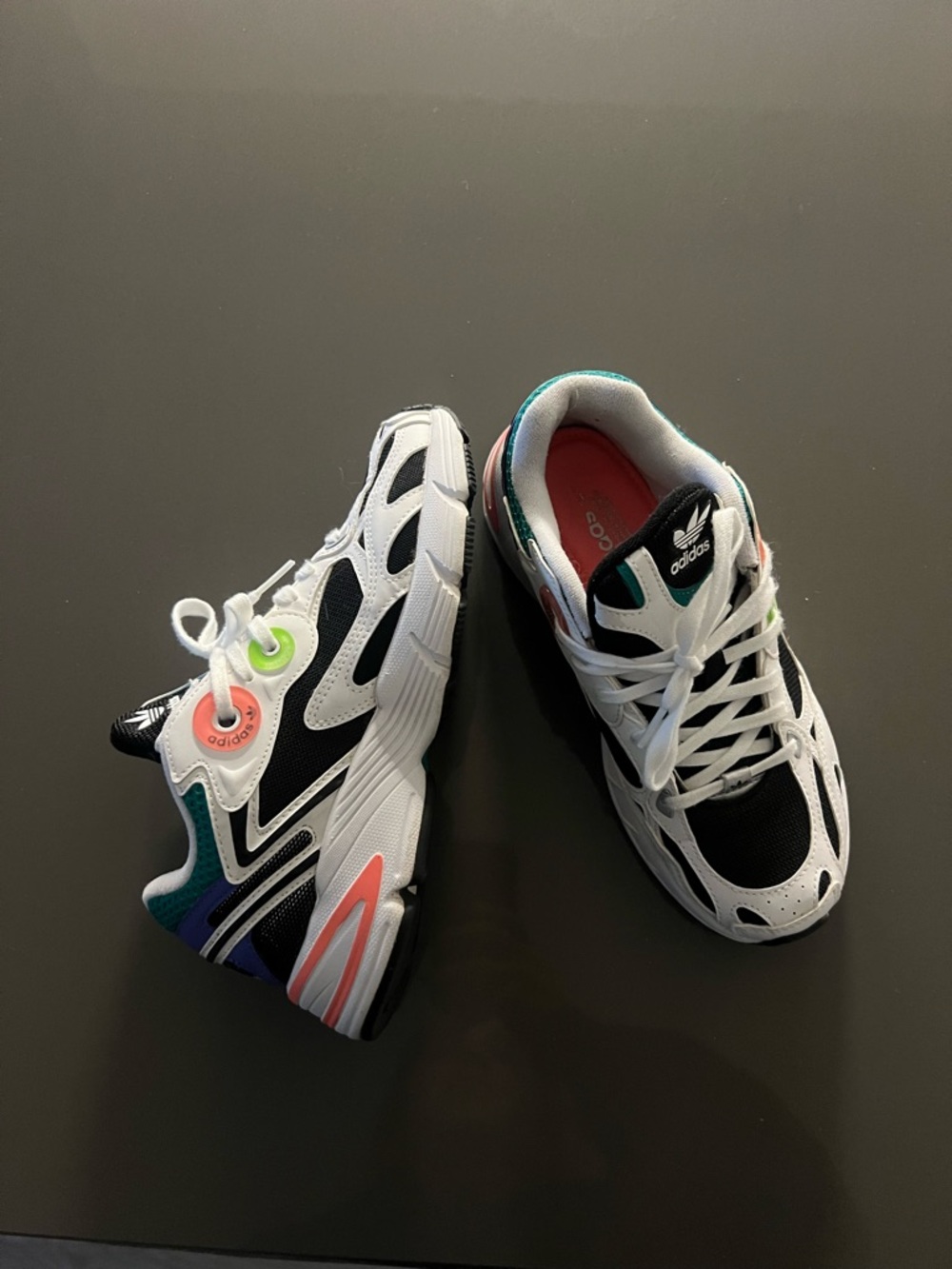 Adidas Astir Sneakers